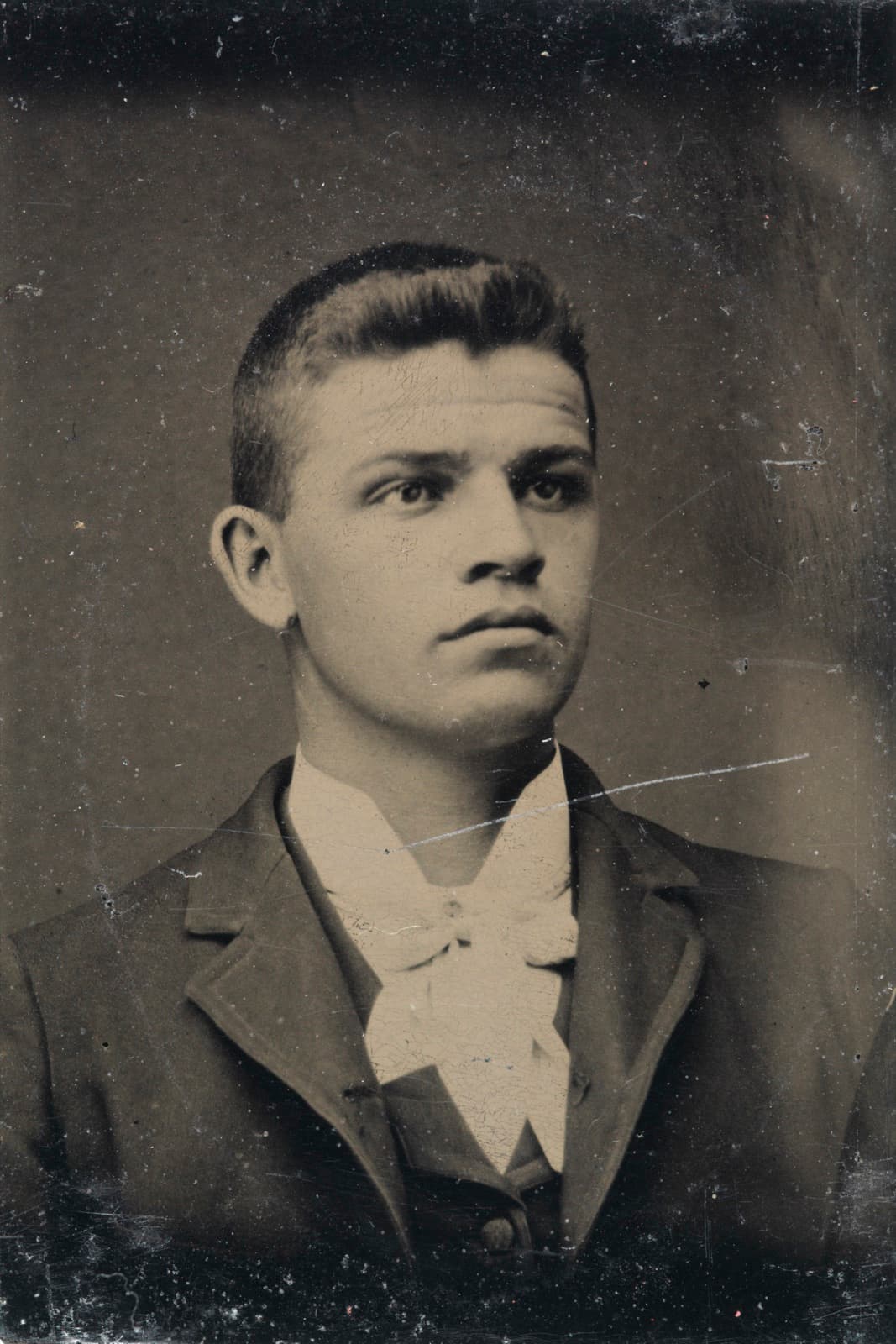 Blurred old portrait — before restoration